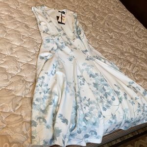 DKNY blue floral size 4 new with tags dress
